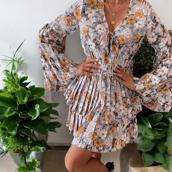 NEW Blush Allover Floral Knot Layered Pleated A-line Dress - Picture 10 of 16